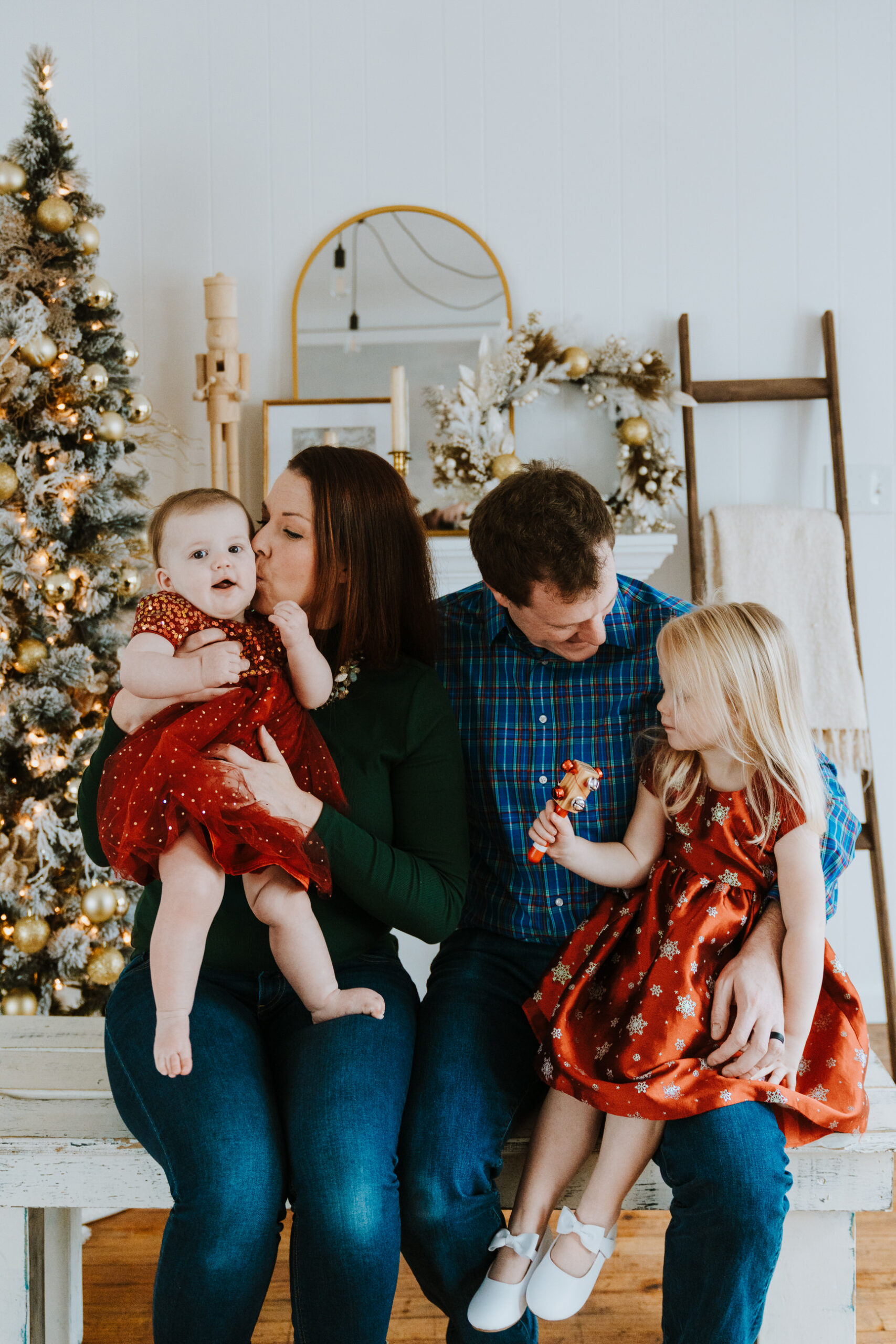 MMP2024-11-24-HOLIDAYSTUDIO-913